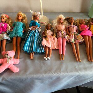 VINTAGE LOT of 9 Mostly 1966 Barbie Dolls, Skipper Doll, Jem Doll #F74